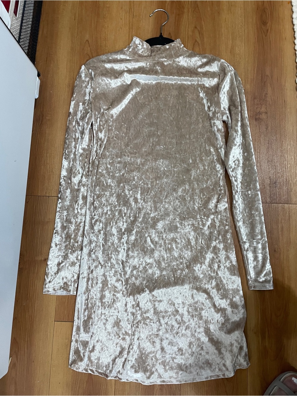 Vintage / Y2K Wet Seal Champagne Velvet Long-Sleeve Mock Neck Dress 90s Size S